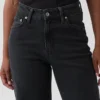Jeans a vita alta e gamba larga per taglie curvy