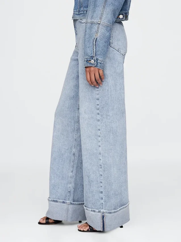 Jeans a vita alta, gamba larga con risvolto