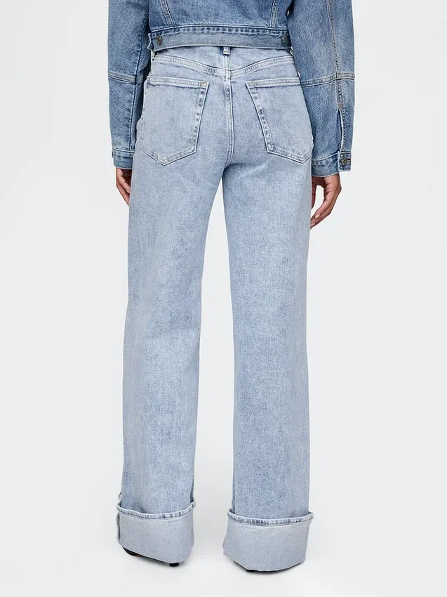 Jeans a vita alta, gamba larga con risvolto
