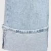 Jeans a vita alta, gamba larga con risvolto