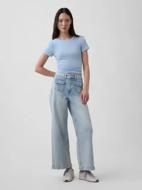 Jeans a vita alta, gamba larga e lunghezza alla caviglia