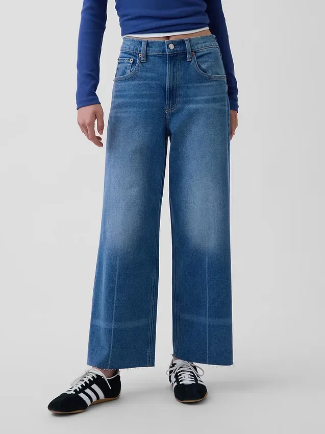 Jeans a vita alta, gamba larga e lunghezza alla caviglia