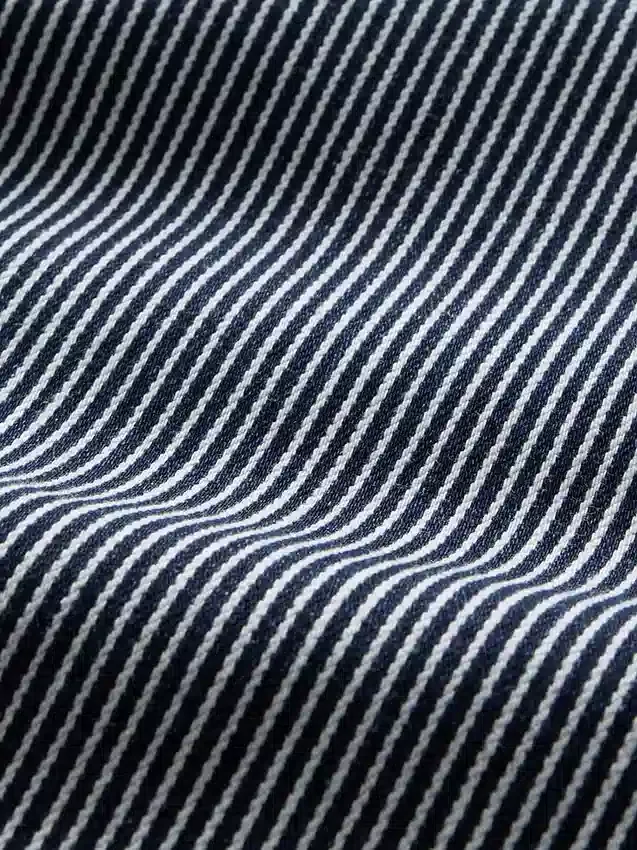 Jeans a vita alta, gamba larga e lunghezza alla caviglia