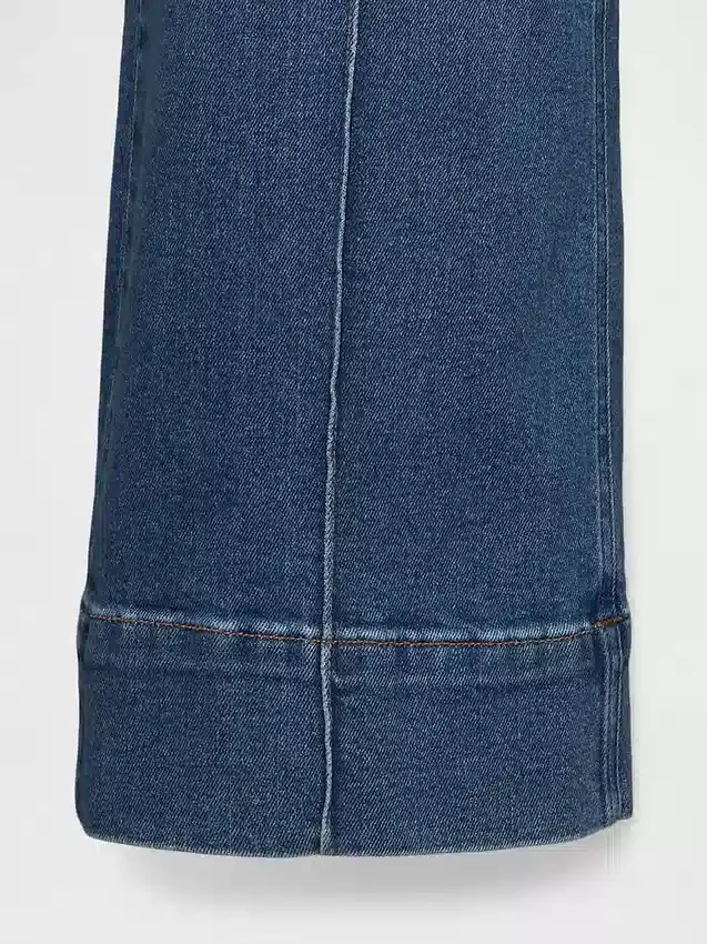 Jeans a vita alta, gamba larga e lunghezza alla caviglia