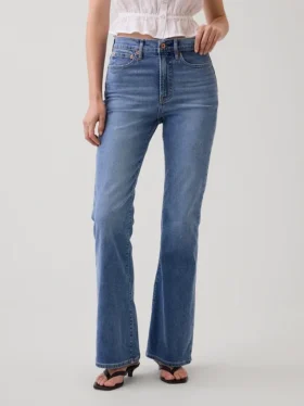 Jeans a vita alta svasati in stile anni ’70