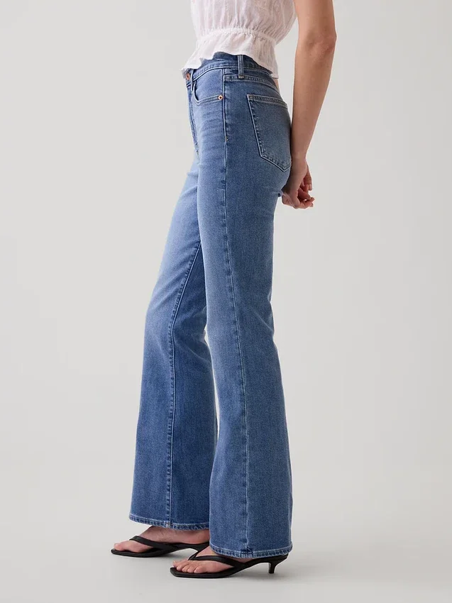 Jeans a vita alta svasati in stile anni '70