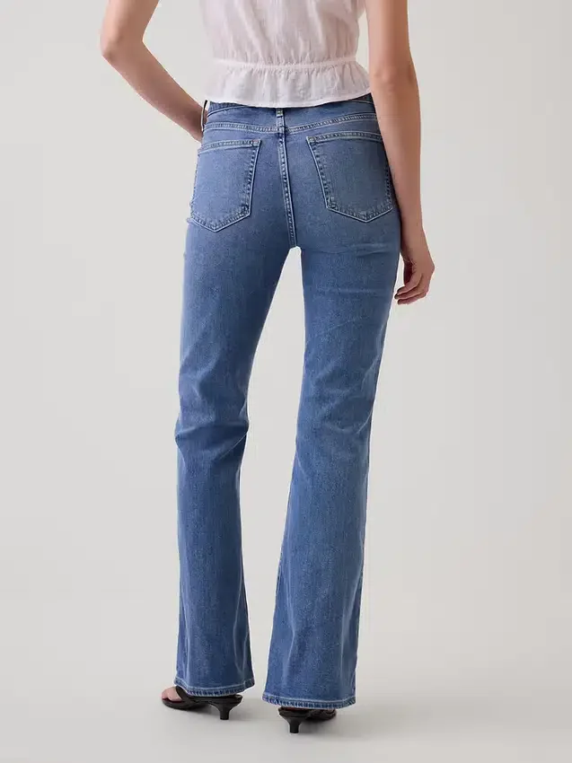 Jeans a vita alta svasati in stile anni '70