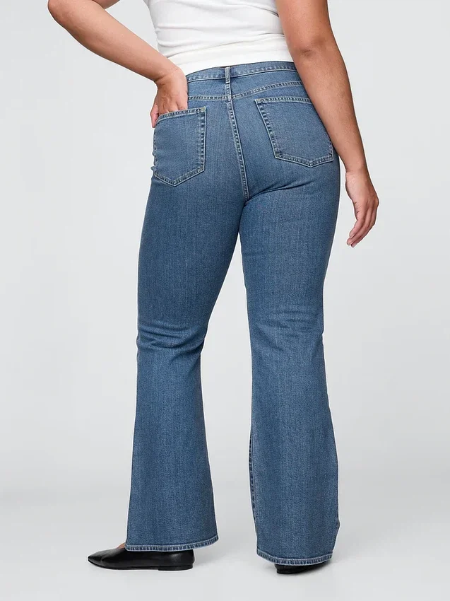 Jeans a vita alta svasati in stile anni '70