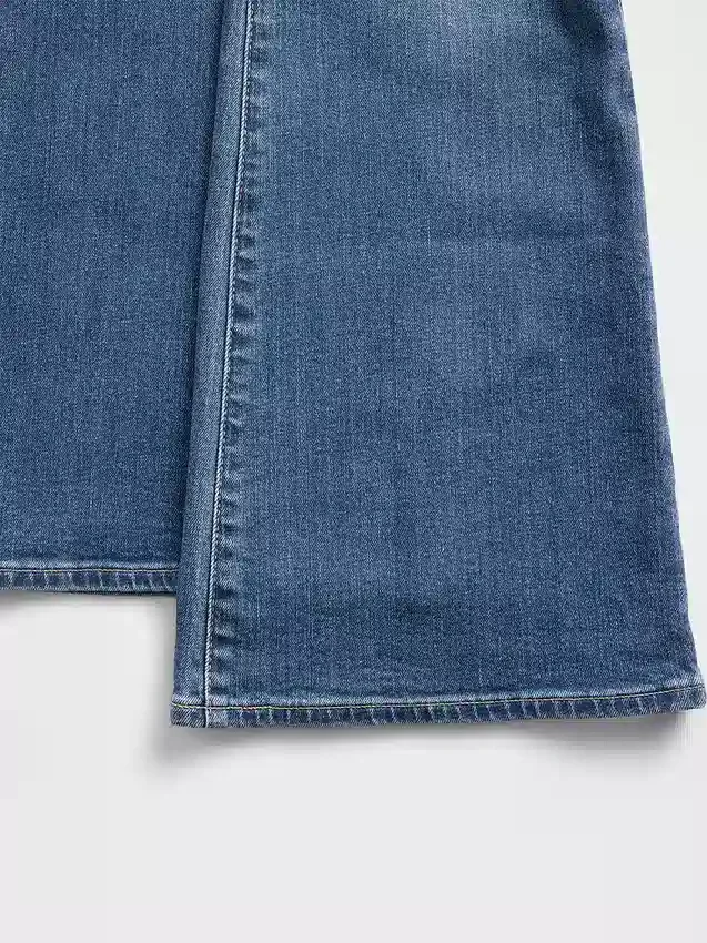 Jeans a vita alta svasati in stile anni '70