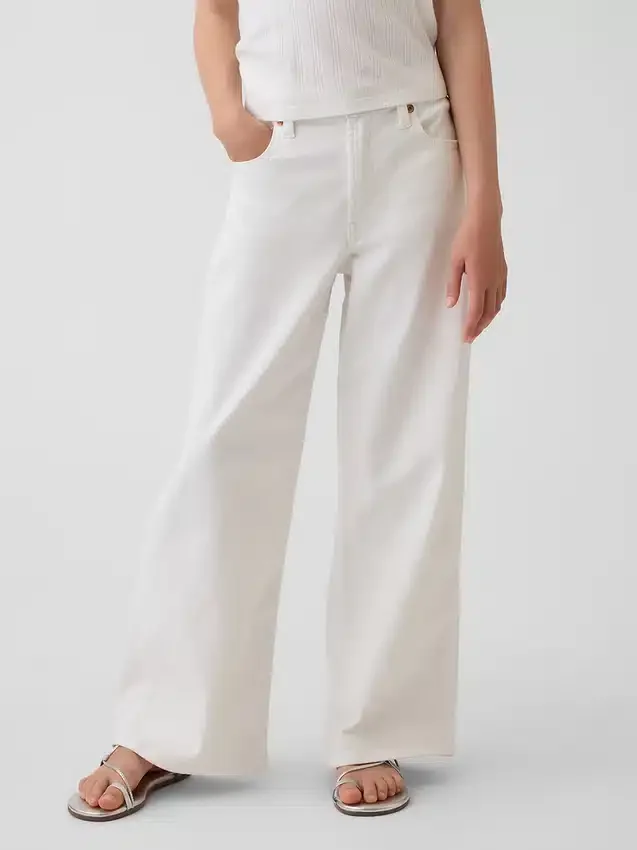 Jeans a vita bassa con gamba larga