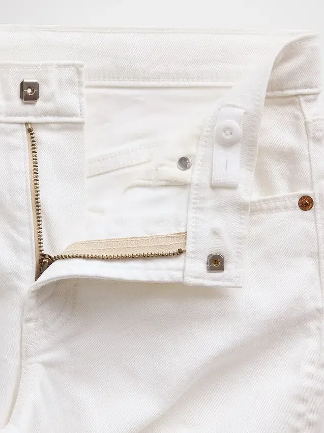 Jeans a vita bassa con gamba larga