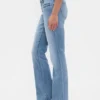 Jeans a vita bassa con tasche intrecciate, dal taglio lungo e slanciato