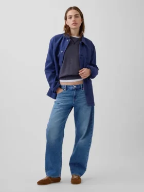Jeans a vita bassa dal taglio a barilotto