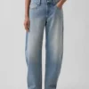Jeans a vita bassa dal taglio a barilotto