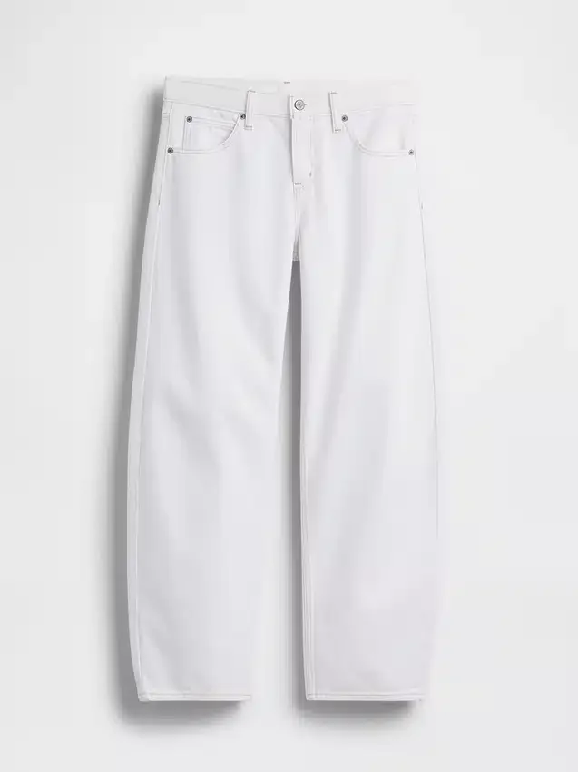 Jeans a vita bassa dal taglio a barilotto