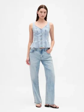 Jeans a vita bassa e dal taglio ampio in stile anni ’90