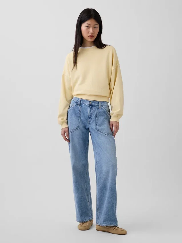 Jeans a vita bassa e dal taglio ampio in stile anni ’90