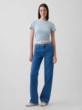 Jeans a vita bassa e dal taglio ampio in stile anni ’90