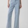 Jeans a vita bassa e dal taglio ampio in stile anni ’90