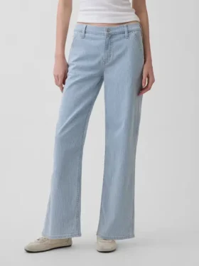 Jeans a vita bassa e dal taglio ampio in stile anni ’90
