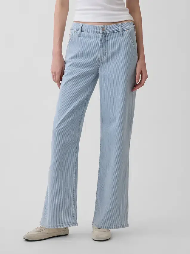 Jeans a vita bassa e dal taglio ampio in stile anni ’90