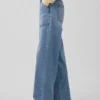 Jeans a vita bassa e dal taglio ampio in stile anni ’90