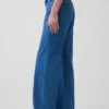 Jeans a vita bassa e dal taglio ampio in stile anni ’90