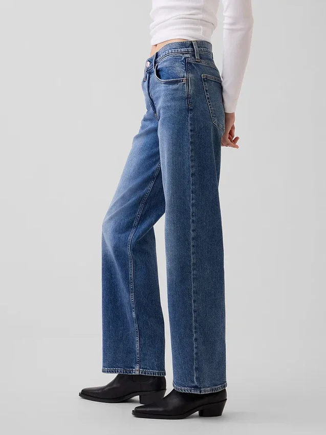 Jeans a vita bassa e dal taglio ampio in stile anni ’90