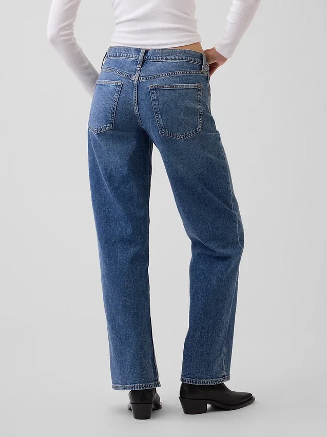 Jeans a vita bassa e dal taglio ampio in stile anni ’90