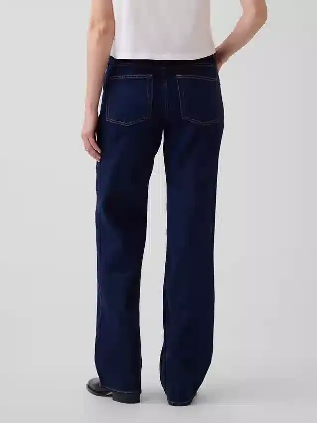 Jeans a vita bassa e dal taglio ampio in stile anni ’90