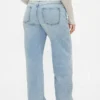 Jeans a vita bassa e dal taglio ampio in stile anni ’90