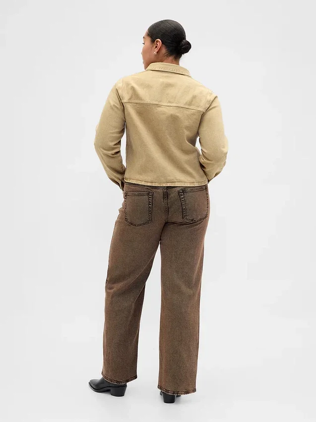 Jeans a vita bassa e dal taglio ampio in stile anni ’90