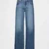Jeans a vita bassa e dal taglio ampio in stile anni ’90