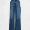 Jeans a vita bassa e dal taglio ampio in stile anni ’90