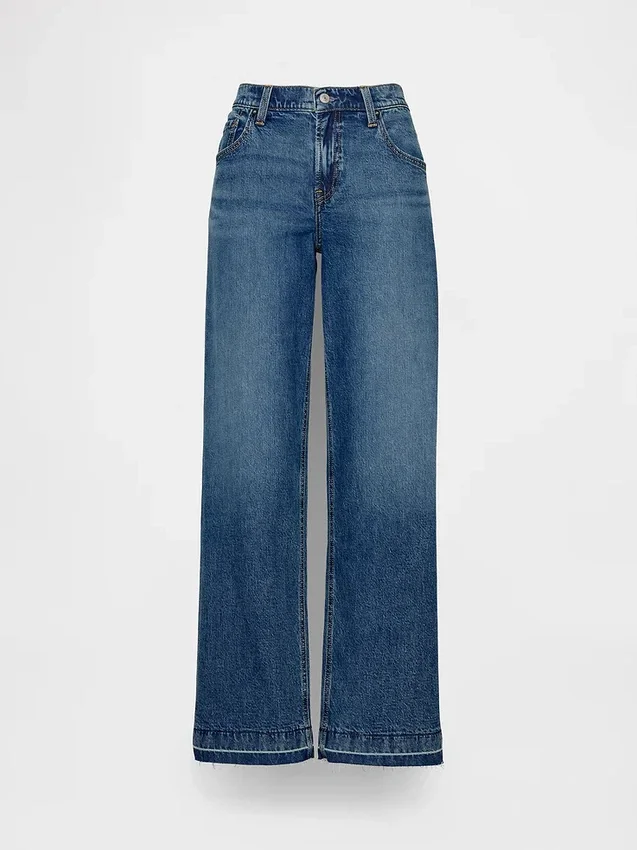 Jeans a vita bassa e dal taglio ampio in stile anni ’90