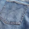 Jeans a vita bassa e dal taglio ampio in stile anni ’90