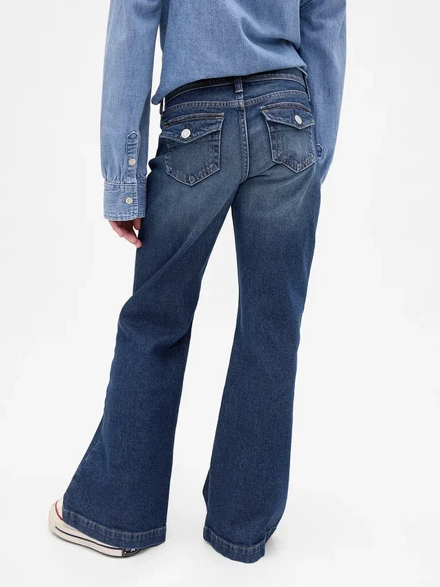 Jeans a vita bassa e gamba svasata per bambini