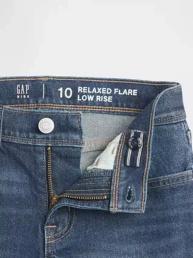 Jeans a vita bassa e gamba svasata per bambini