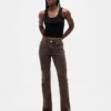 Jeans a vita bassa, lunghi e slim