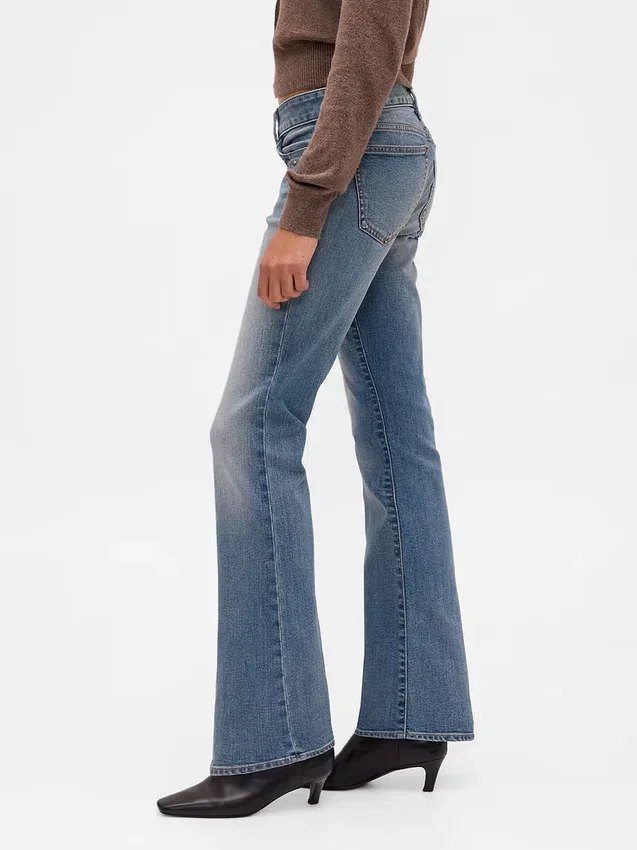 Jeans a vita bassa, lunghi e slim