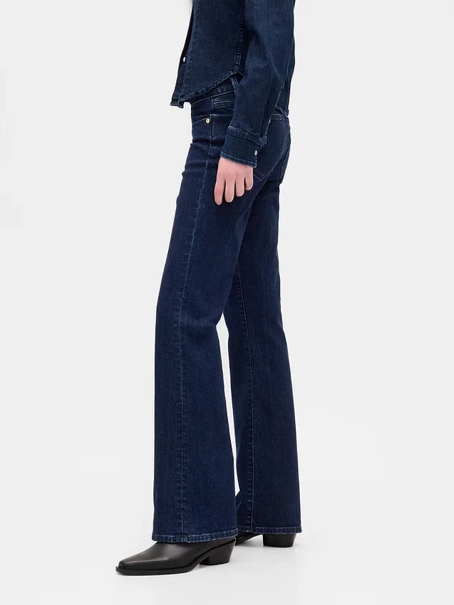 Jeans a vita bassa, lunghi e slim