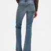 Jeans a vita bassa, lunghi e slim