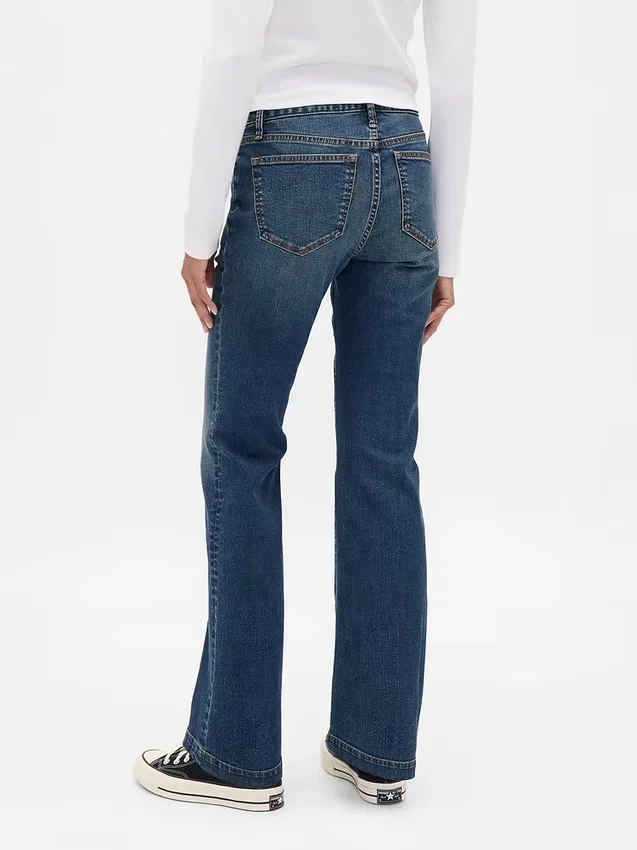 Jeans a vita bassa, lunghi e slim