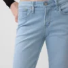 Jeans a vita bassa, lunghi e slim