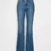 Jeans a vita bassa, lunghi e slim