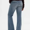 Jeans a vita bassa, lunghi e slim
