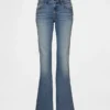 Jeans a vita bassa, lunghi e slim