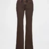 Jeans a vita bassa, lunghi e slim