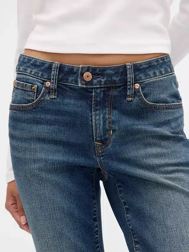 Jeans a vita bassa, lunghi e slim