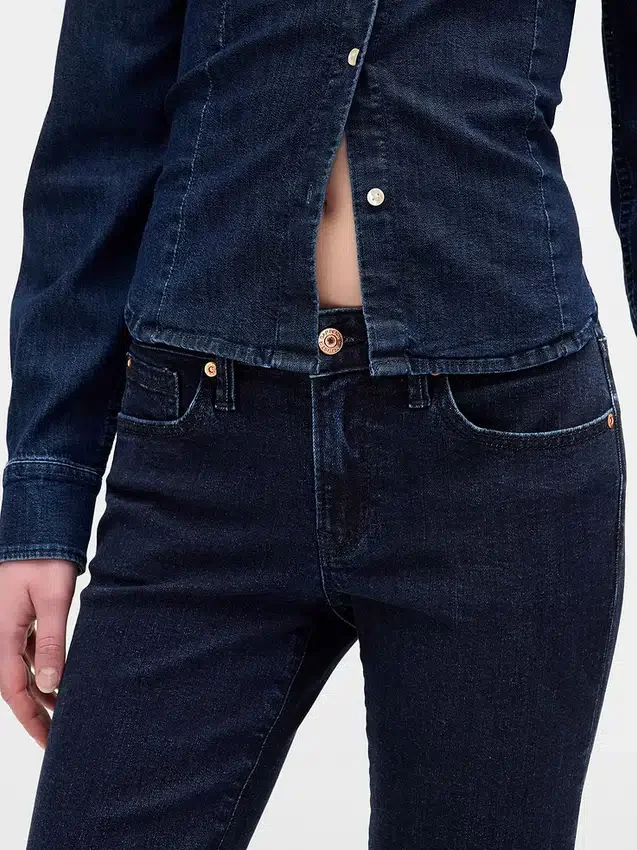 Jeans a vita bassa, lunghi e slim